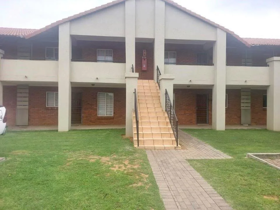 2 Bedroom Townhouse to rent in Mooikloof Ridge
