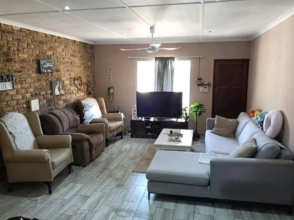 2 Bedroom Apartment / flat to rent in Birdswood