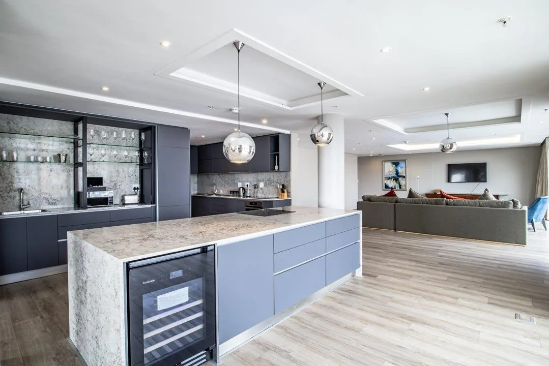 3 Bedroom Apartment / flat to rent in Sea Point