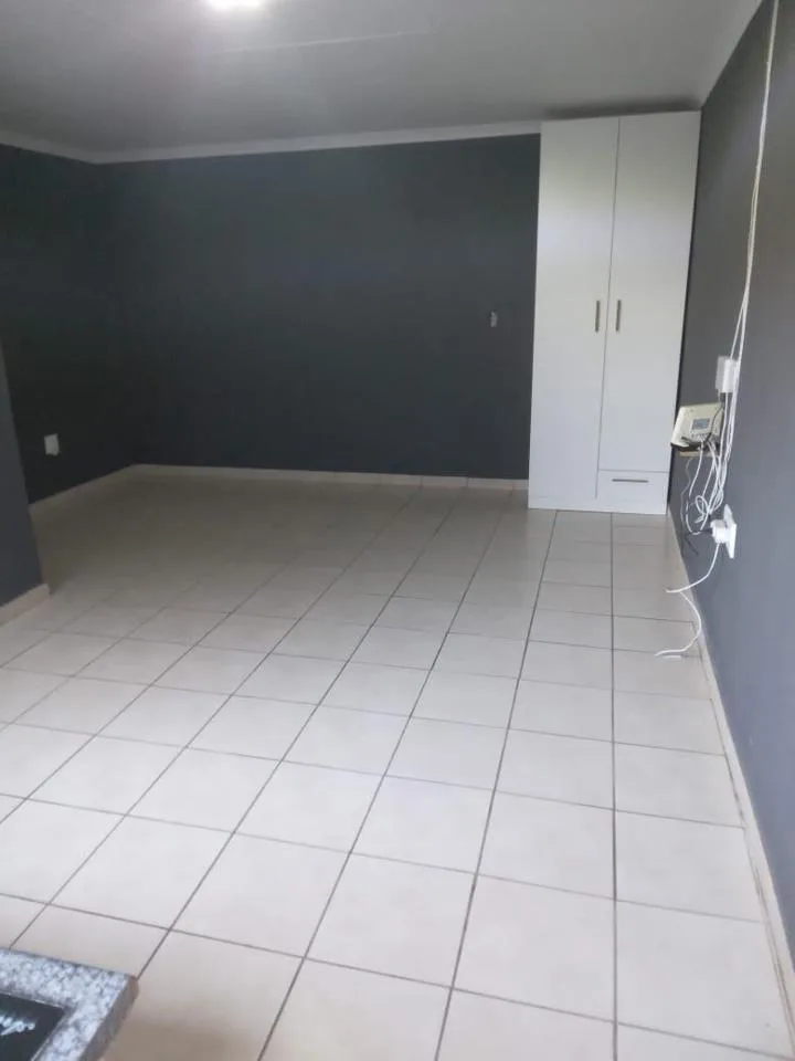 0.5 Bedroom Apartment / flat to rent in Birchleigh North