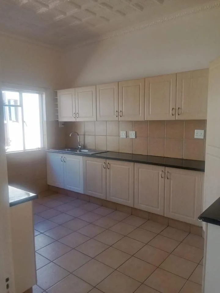 2 Bedroom House to rent in Prestbury