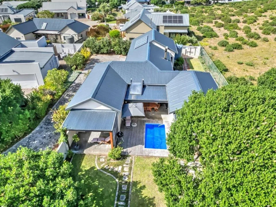 3 Bedroom House for sale in Stilbaai Wes