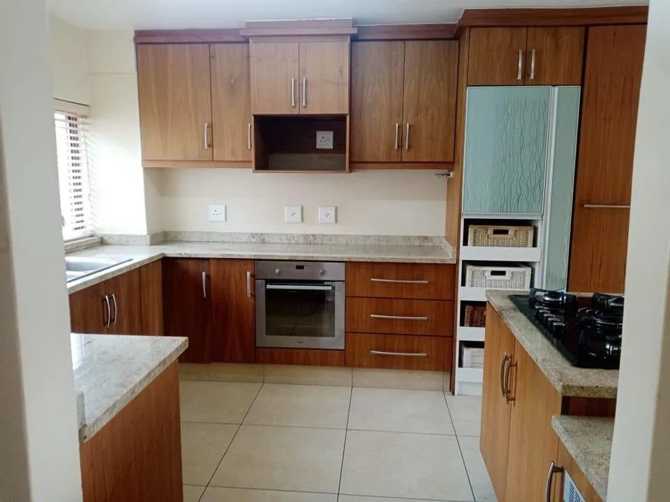 3 Bedroom Apartment / flat to rent in Morningside