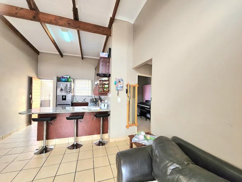 3 Bedroom Townhouse to rent in Glen Marais