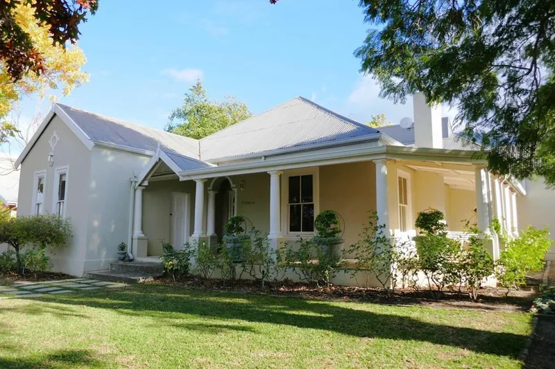 4 Bedroom House for sale in Villiersdorp