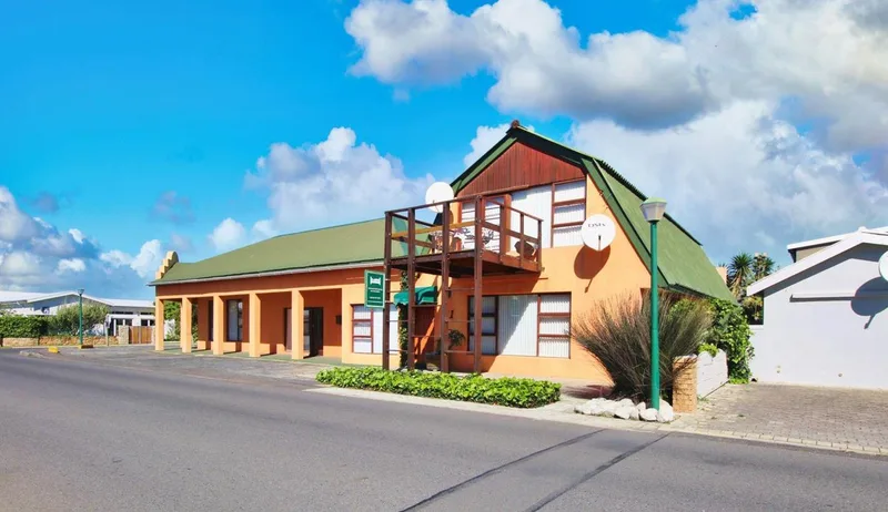7 Bedroom House for sale in Kleinmond Central