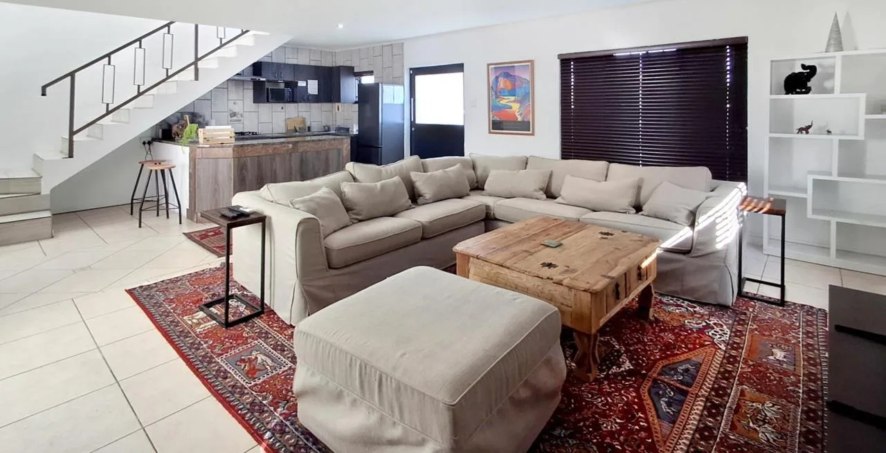 6 Bedroom House for sale in Gordon Strand Estate