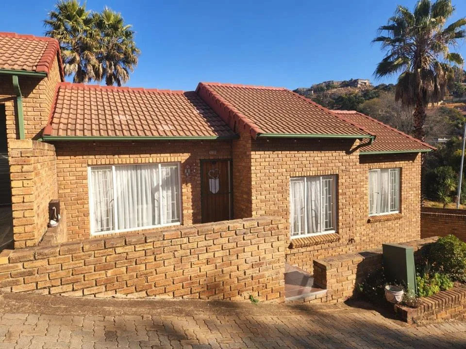 2 Bedroom Townhouse to rent in Helderkruin
