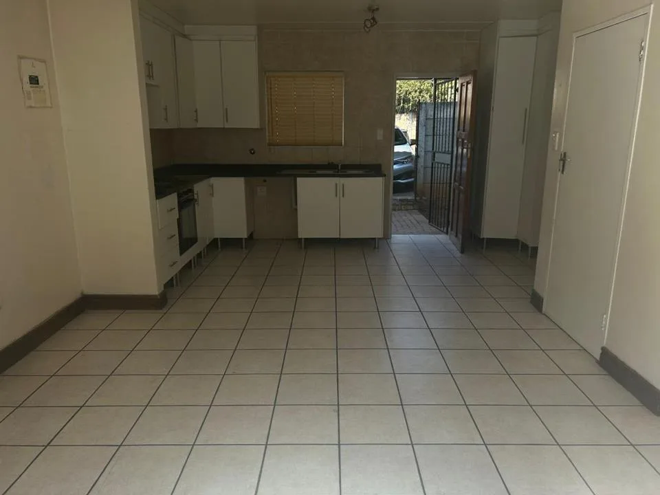 2 Bedroom Apartment / flat to rent in Sonneglans