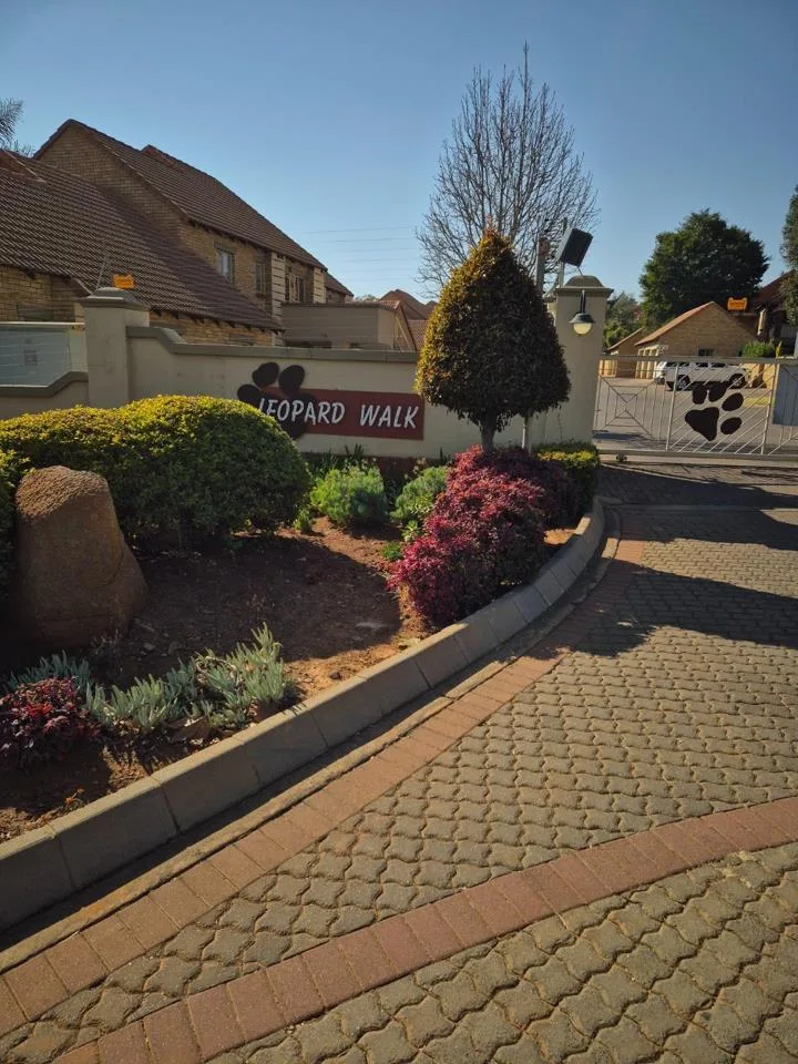 2 Bedroom Apartment / flat to rent in Mooikloof Ridge