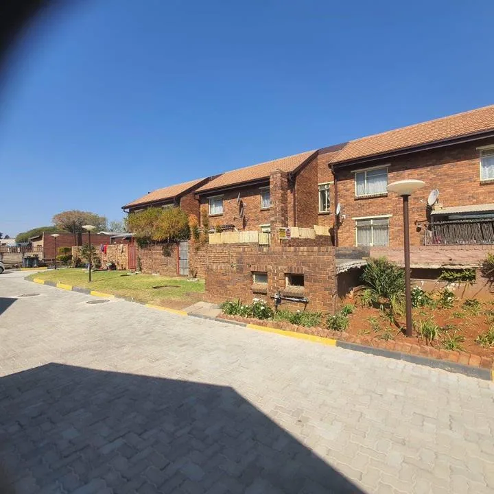 2 Bedroom Townhouse to rent in Daspoort