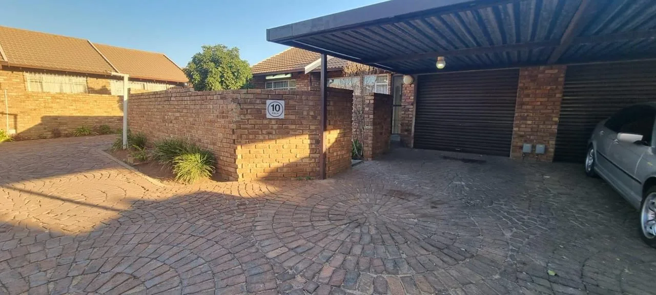 2 Bedroom Townhouse to rent in Birch Acres