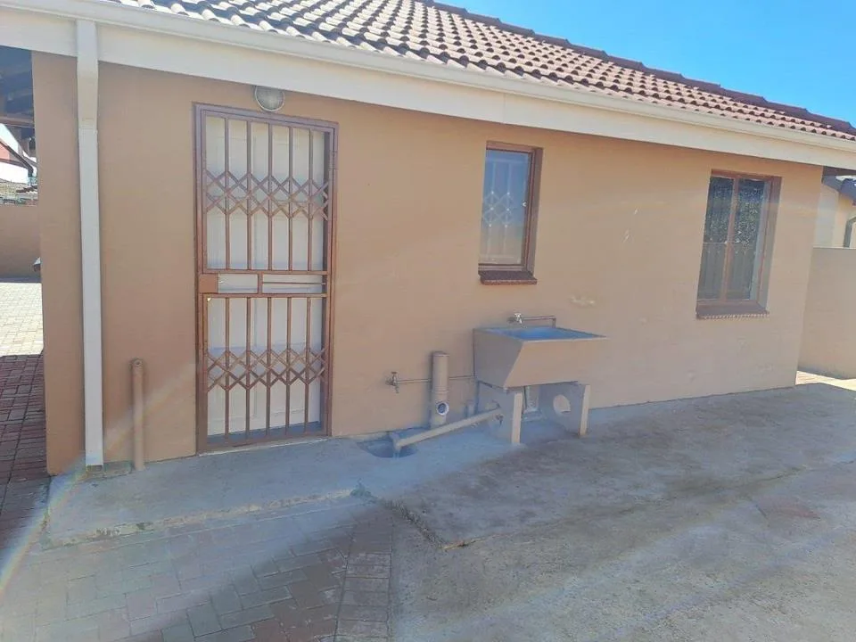 House to rent in Crystal Park