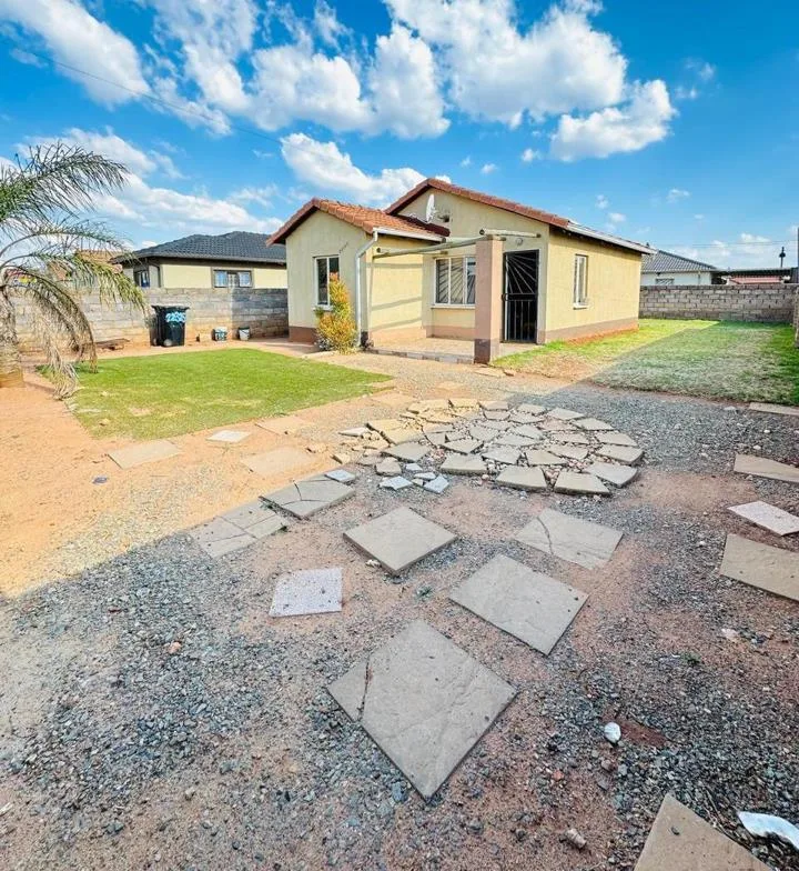 2 Bedroom House to rent in Protea Glen