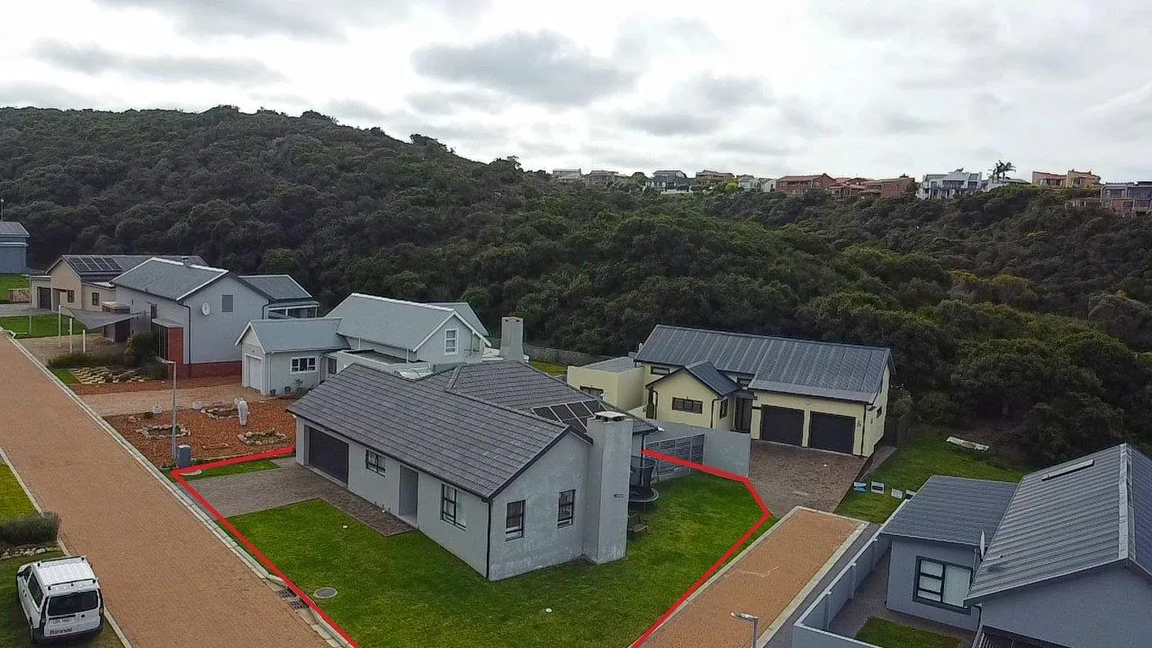 3 Bedroom House for sale in Stilbaai Wes