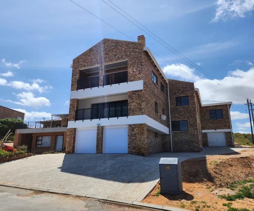 5 Bedroom House for sale in Louis Rood