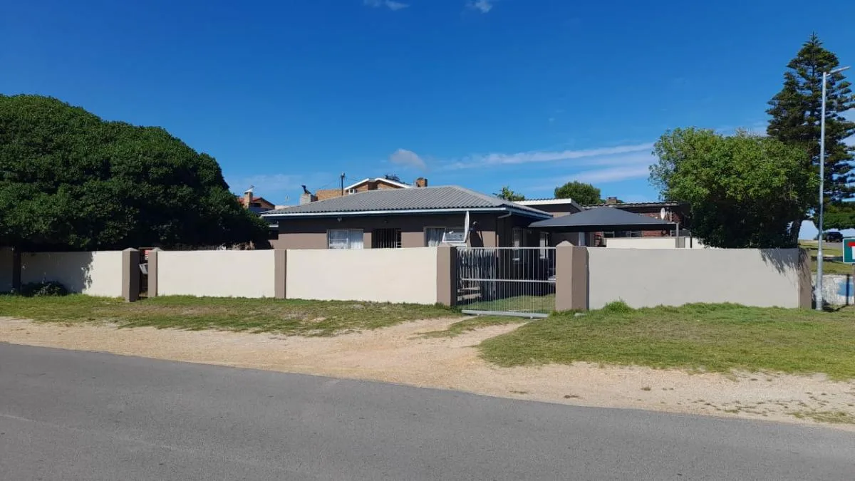 3 Bedroom House for sale in Gansbaai Central