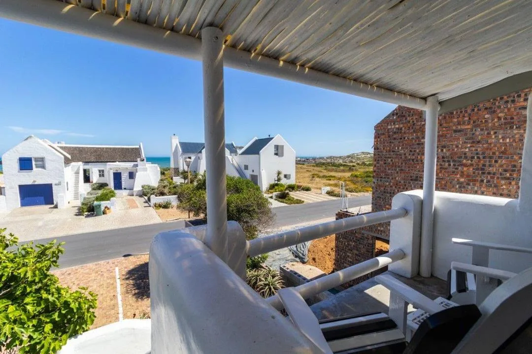 5 Bedroom House for sale in Bekbaai
