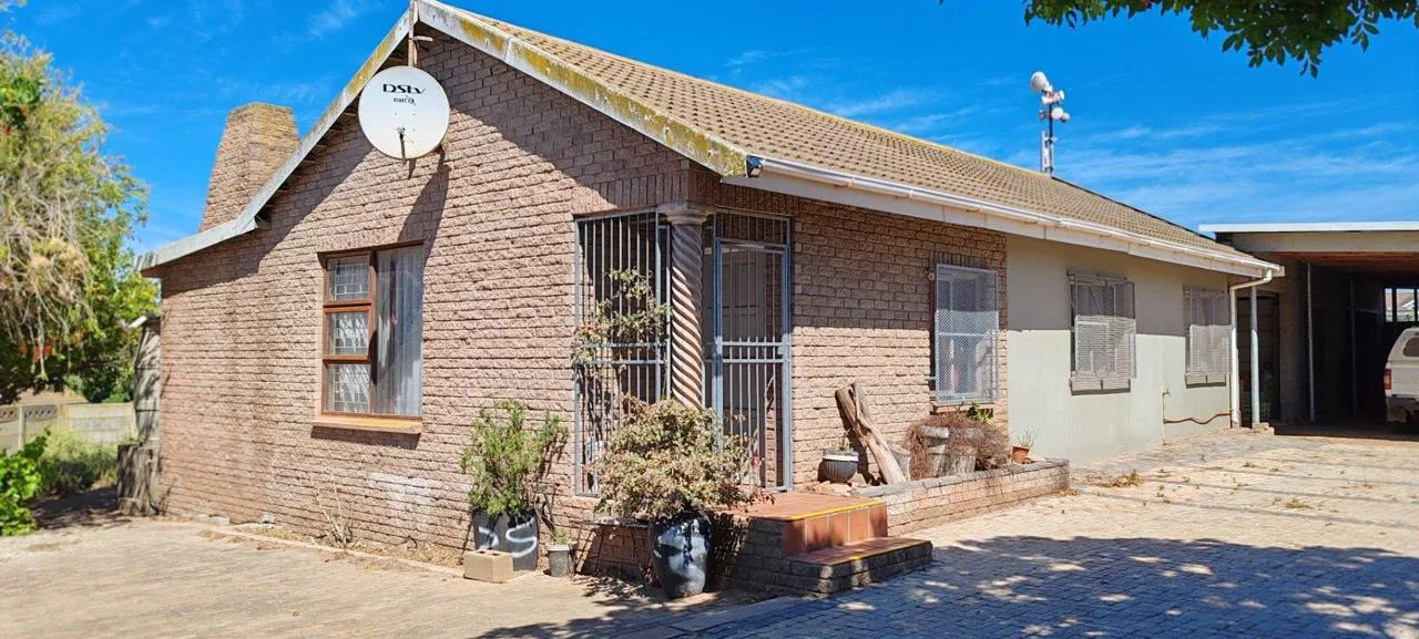 2 Bedroom House for sale in Vredenburg