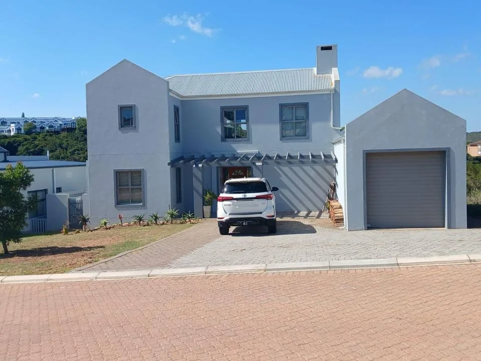 4 Bedroom House for sale in Stilbaai Wes