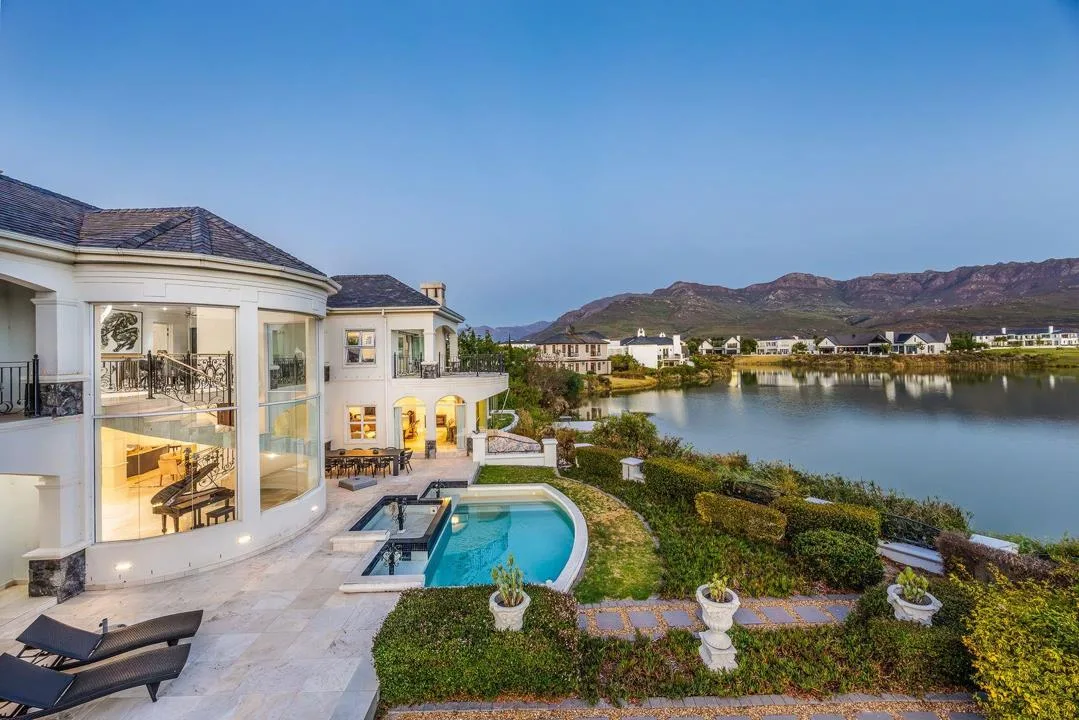 5 Bedroom House for sale in Val de Vie Estate