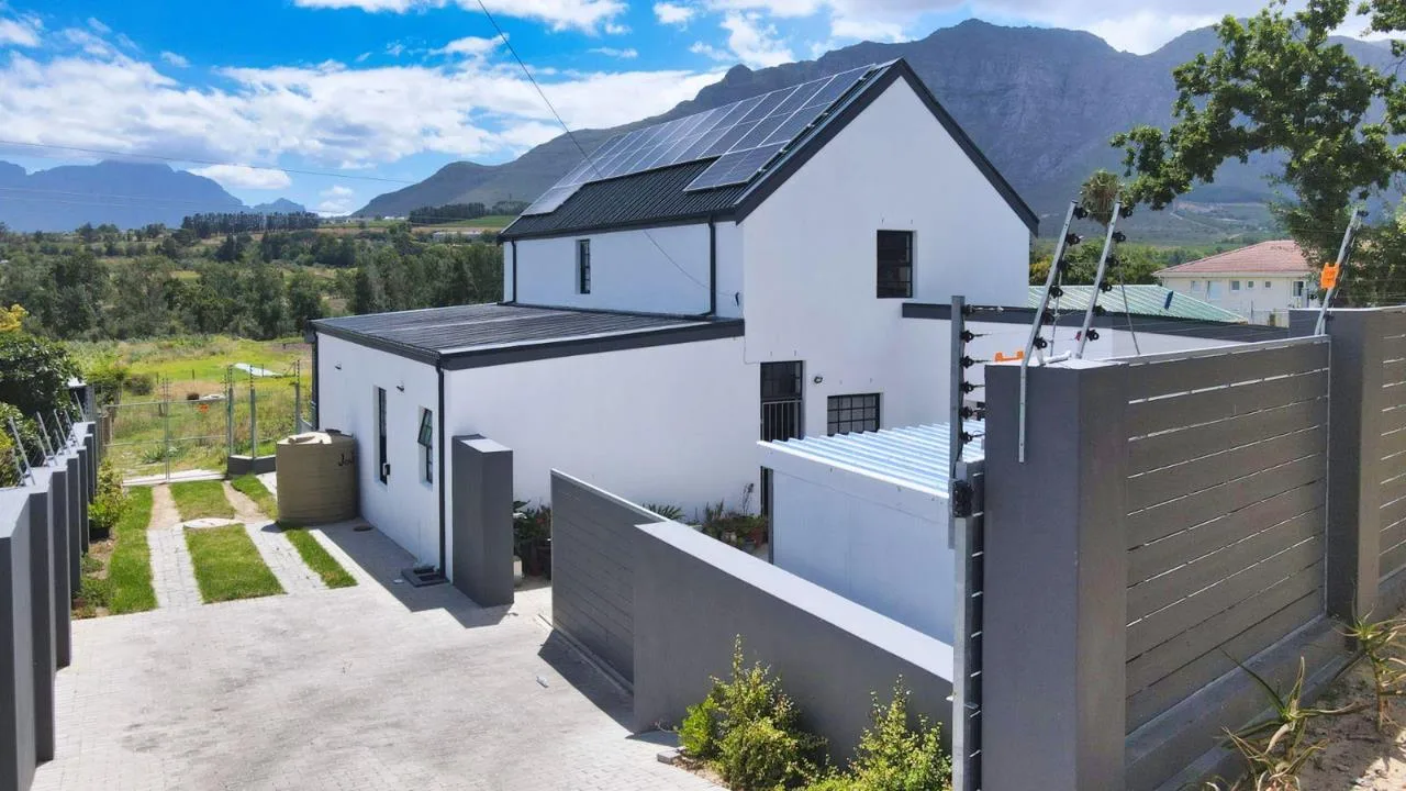 3 Bedroom House for sale in Jamestown