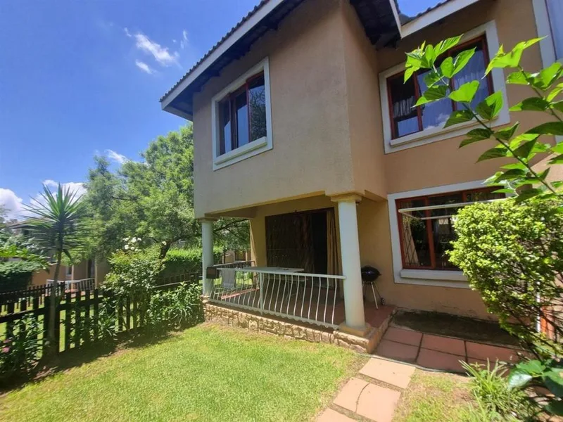3 Bedroom Townhouse to rent in Paulshof