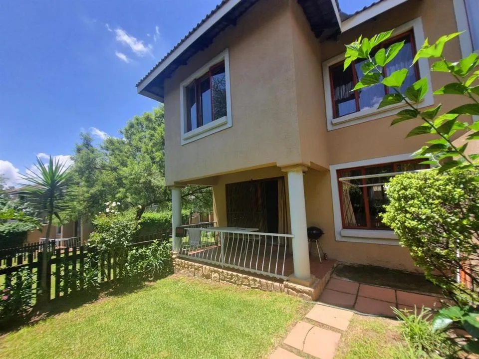 3 Bedroom Townhouse to rent in Paulshof