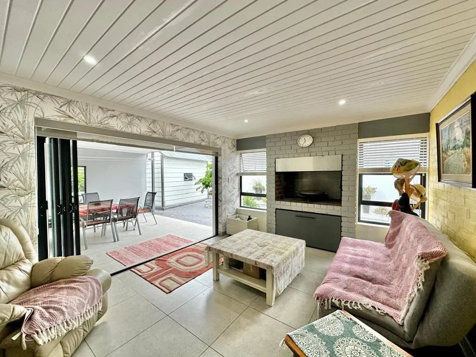 3 Bedroom House for sale in Stilbaai Wes