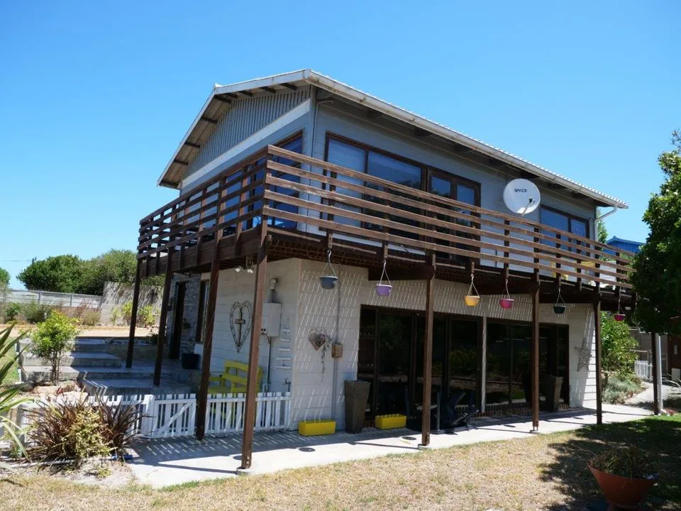 2 Bedroom House for sale in Kleinbaai