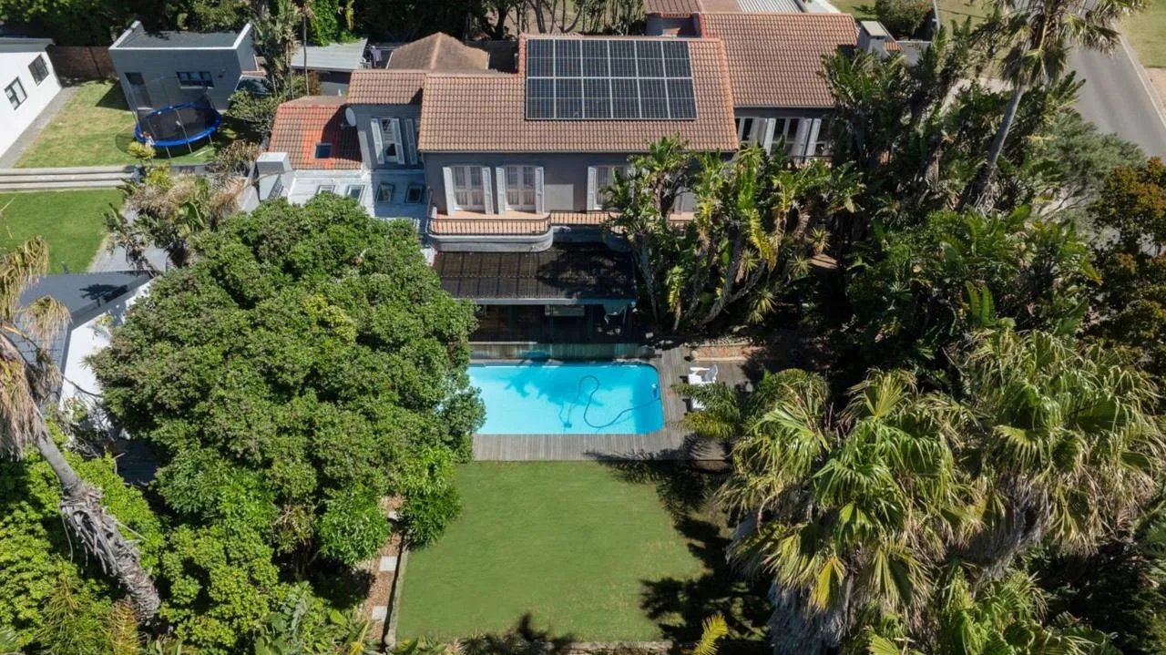 5 Bedroom House for sale in Mossel Bay Central