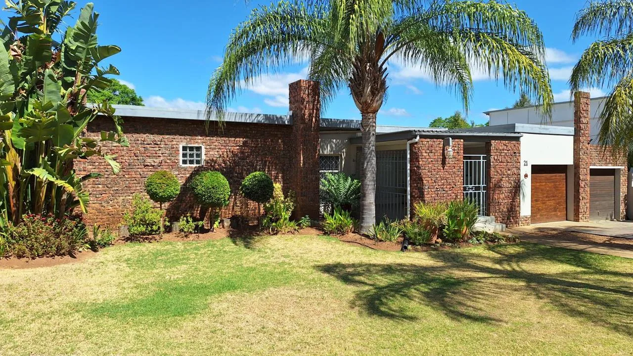 5 Bedroom House for sale in Robertson