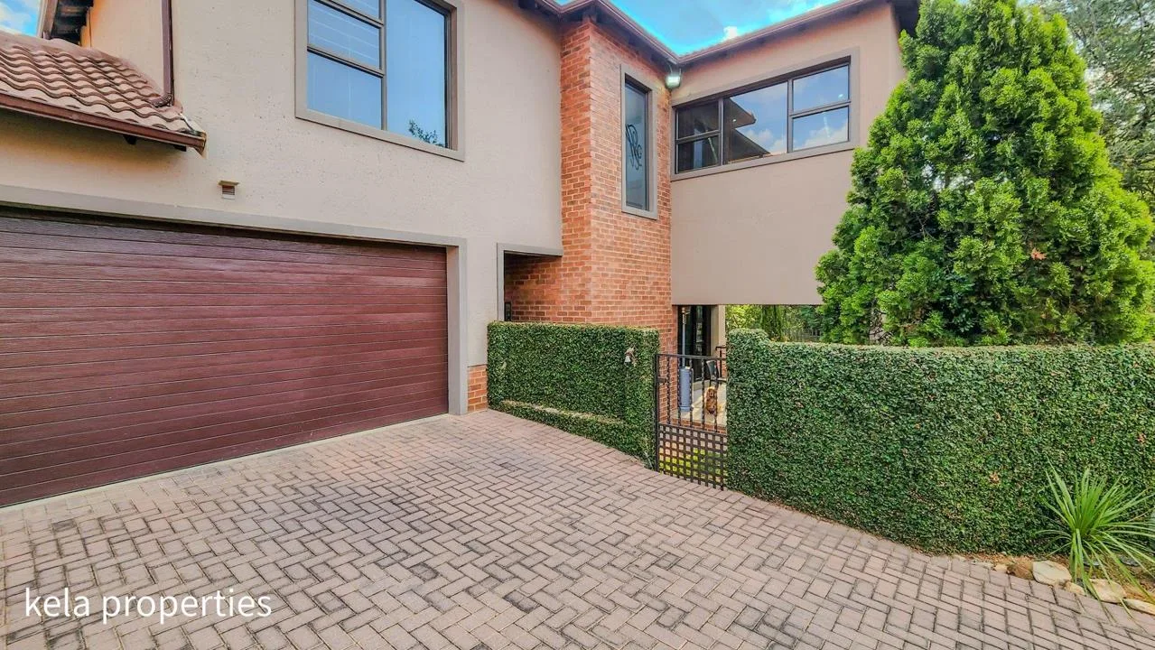 3 Bedroom Townhouse to rent in Ruimsig Country Estate
