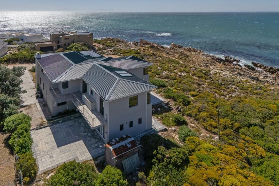 5 Bedroom House for sale in Pringle Bay
