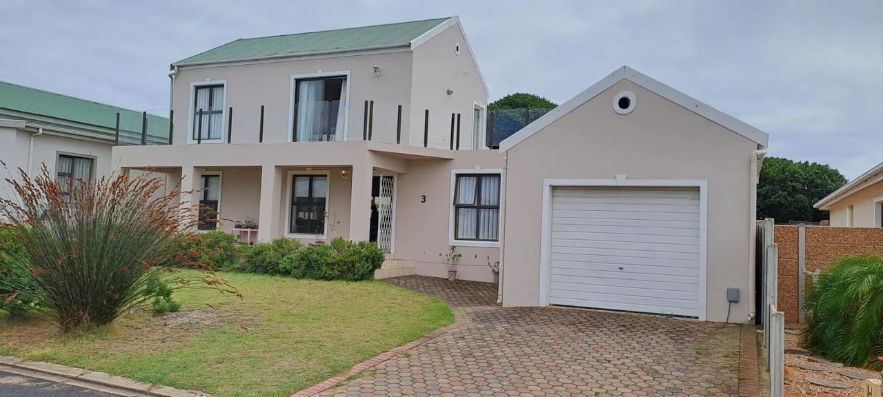 3 Bedroom House for sale in Stilbaai Wes