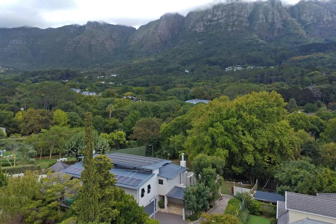 6 Bedroom House for sale in Bishopscourt Village