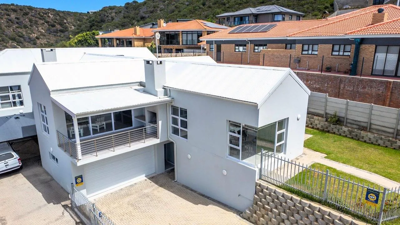 3 Bedroom House for sale in Island View