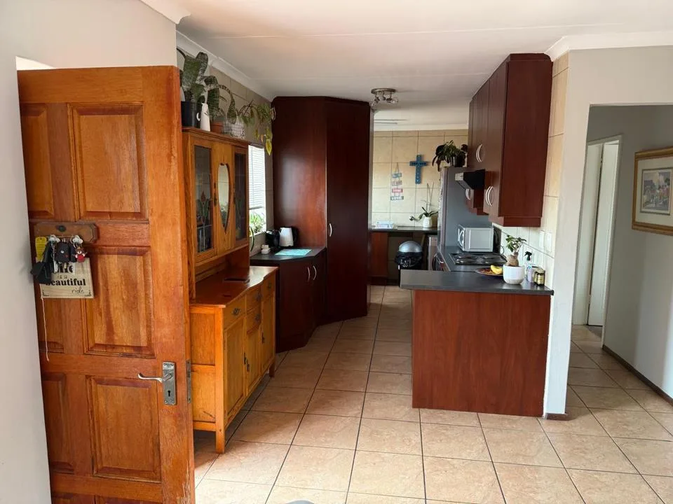 3 Bedroom Apartment / flat to rent in Glen Marais