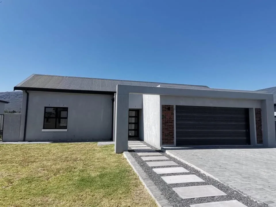 3 Bedroom House for sale in Paarl South