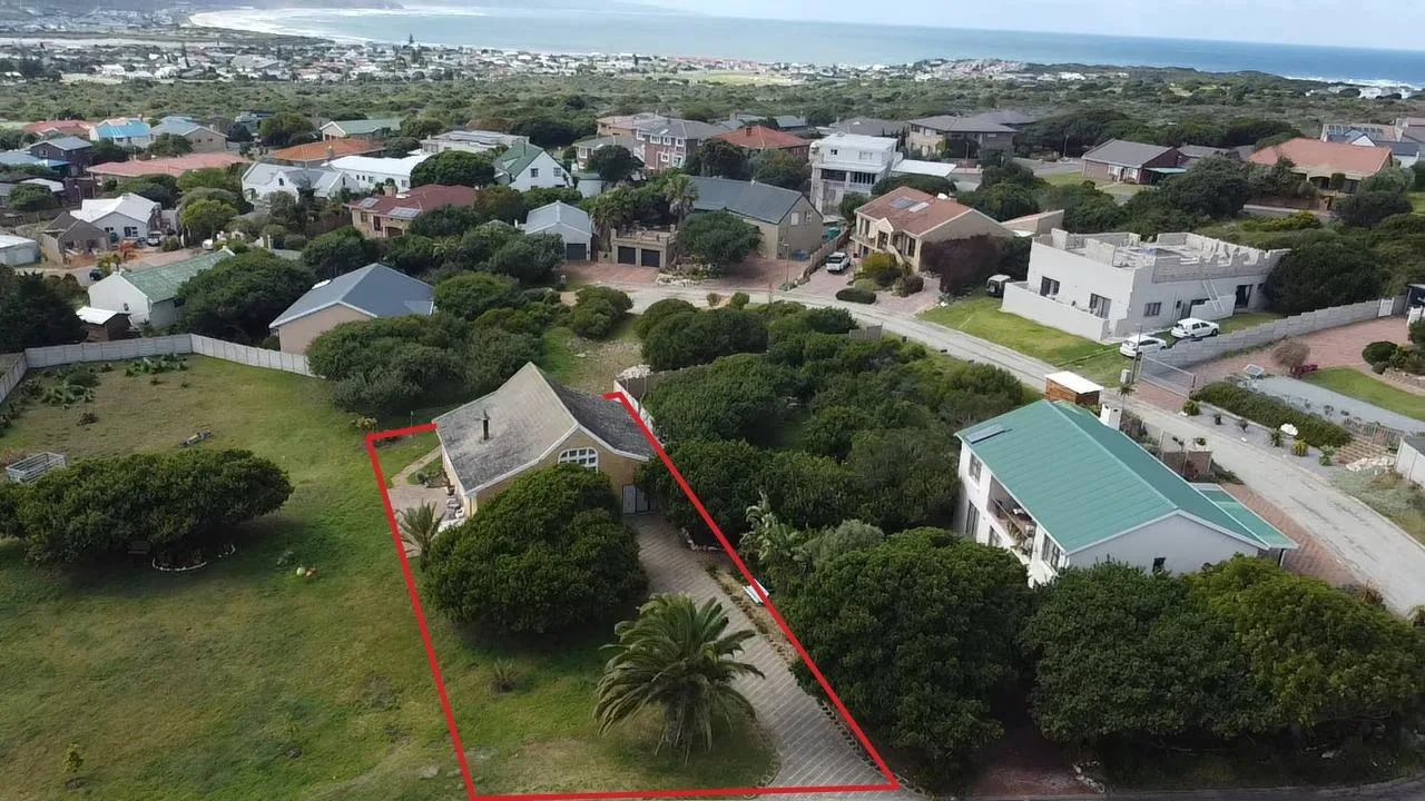 3 Bedroom House for sale in Stilbaai Wes
