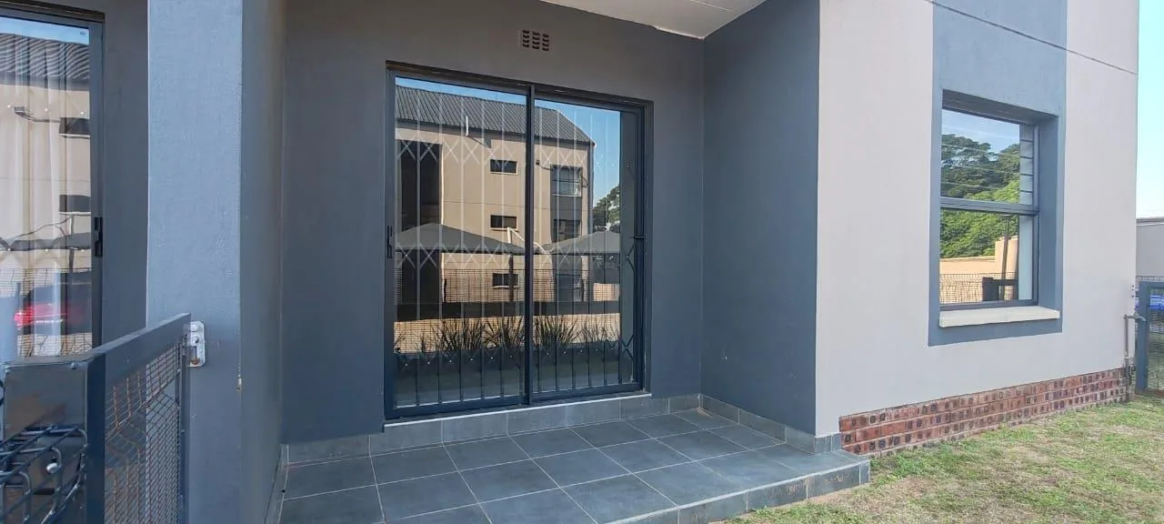 2 Bedroom Apartment / flat to rent in Athlone Park