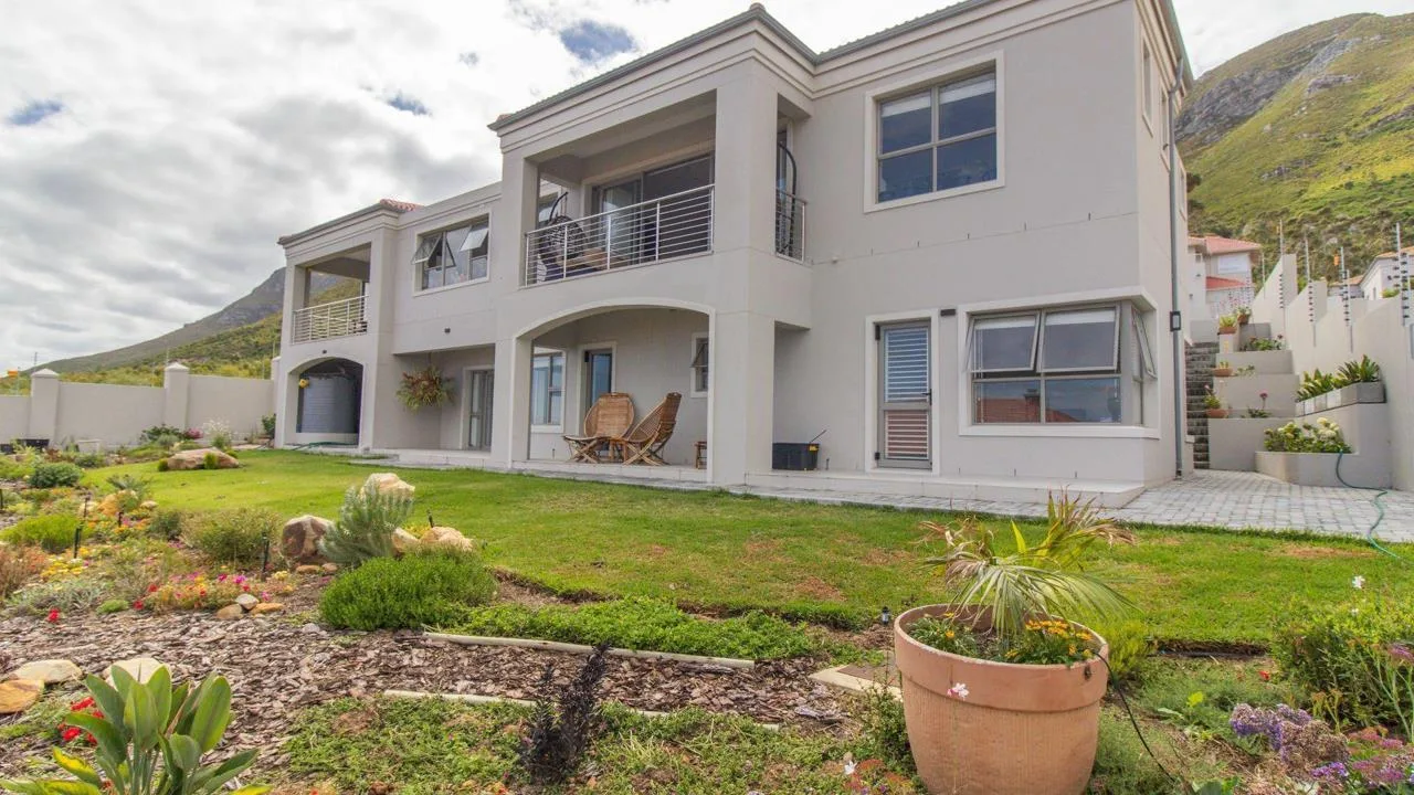 4 Bedroom House for sale in Onrus
