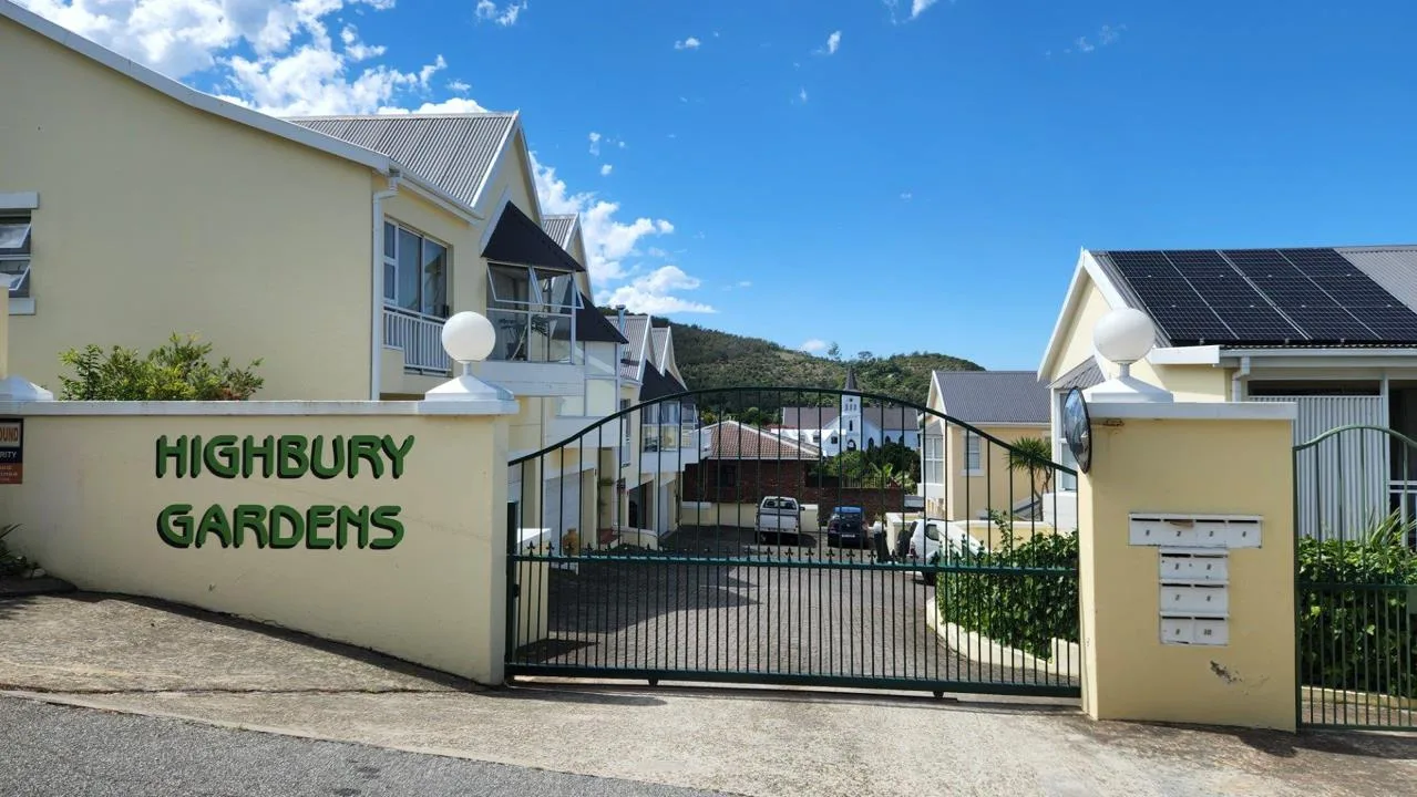 3 Bedroom Townhouse for sale in Lelieskloof
