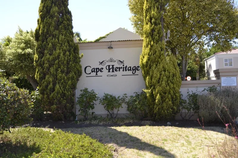 3 Bedroom House to rent in Somerset West Central