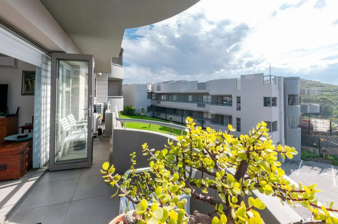 2 Bedroom Apartment / flat for sale in Island View
