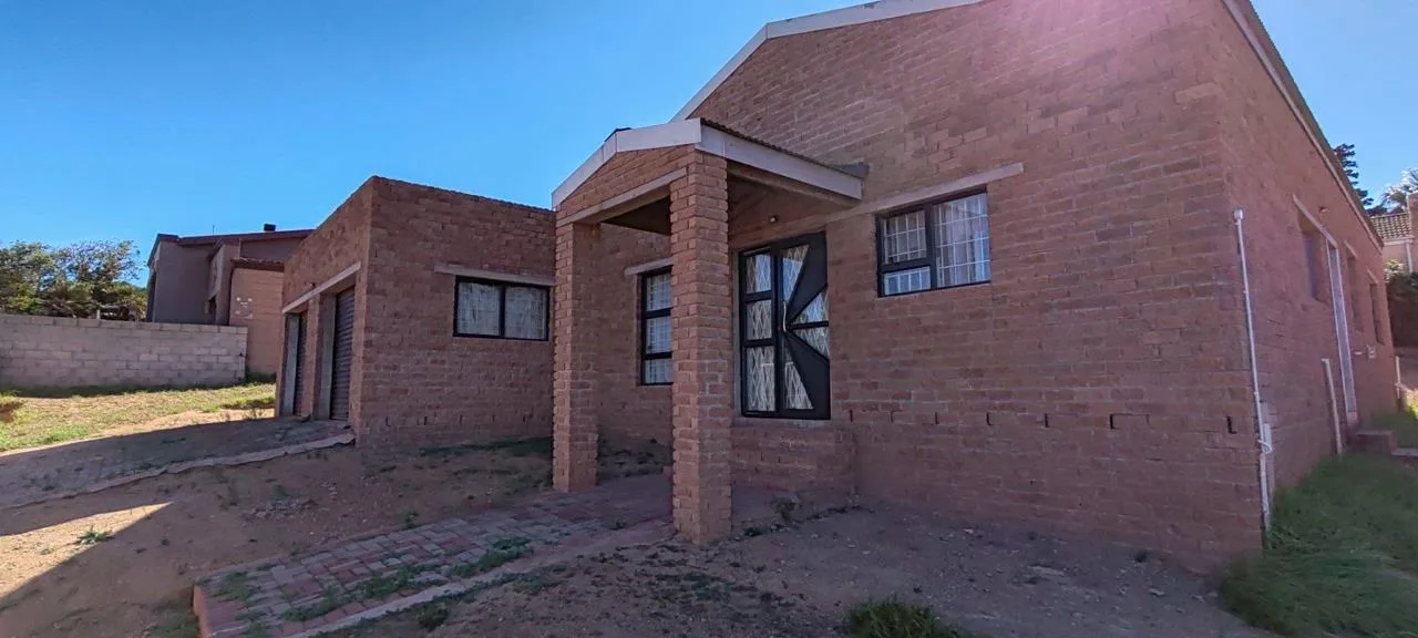 3 Bedroom House for sale in Vredenburg