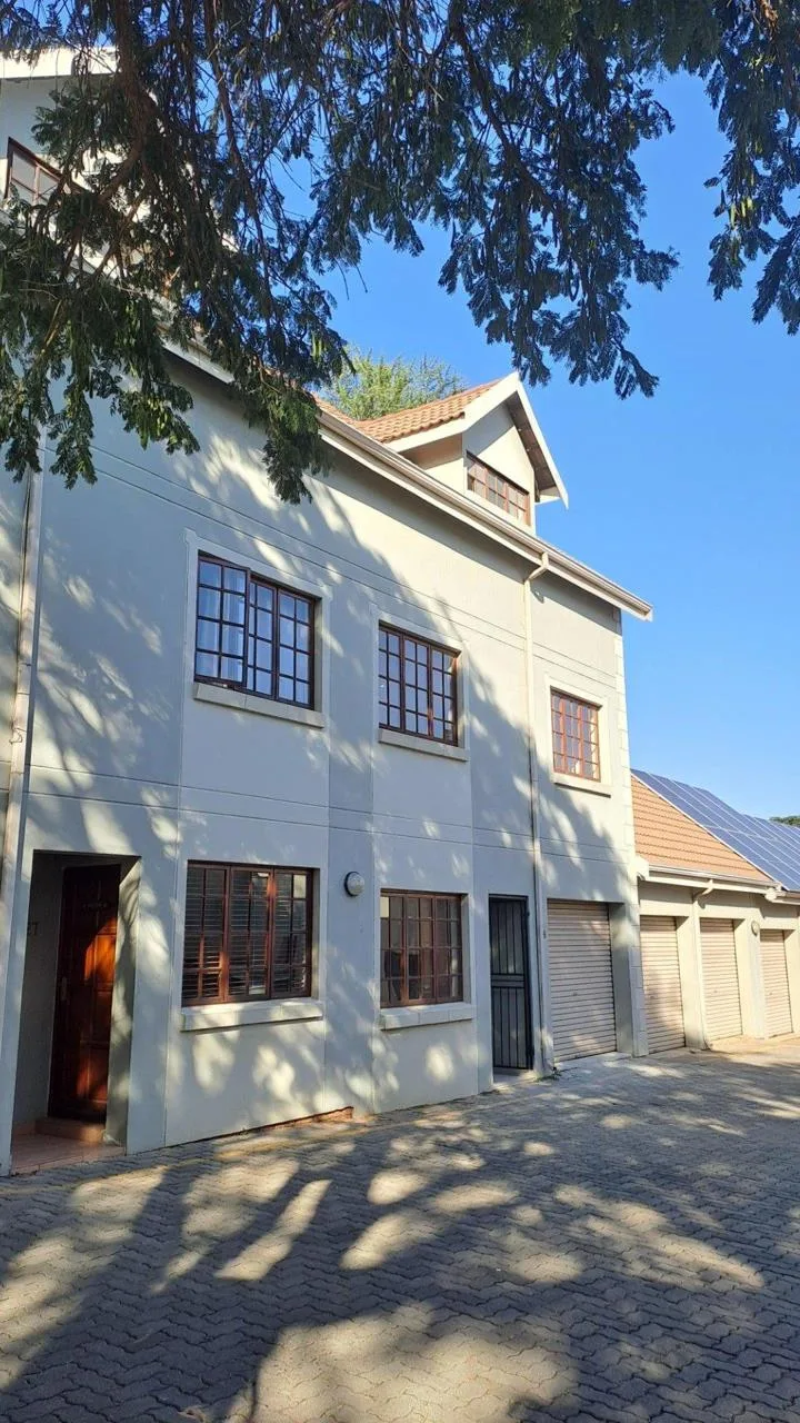 2 Bedroom Townhouse to rent in Olympus AH