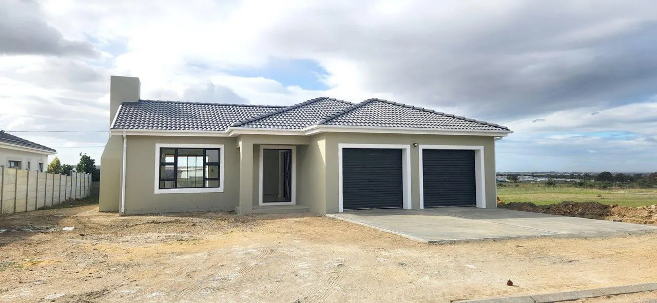 3 Bedroom House for sale in Bredasdorp