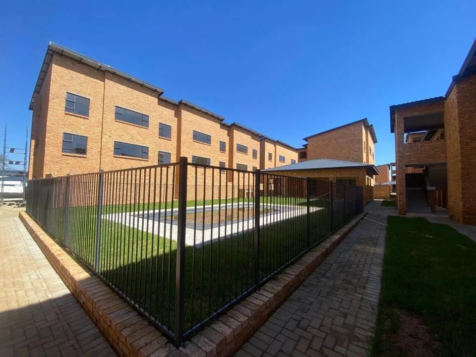 2 Bedroom Apartment / flat to rent in Ravenswood