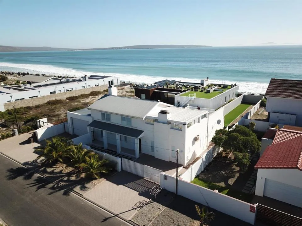 5 Bedroom House for sale in Langebaan North